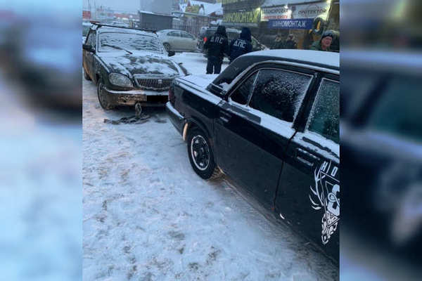 Житель Санкт-Петербурга угнал чужой автомобиль с помощью буксировочного троса  
