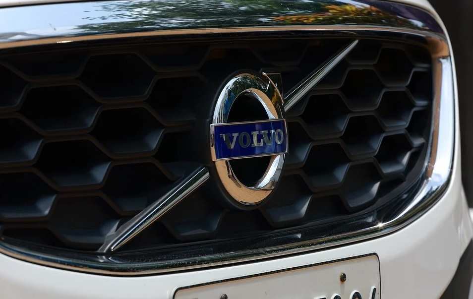 Volvo отзывает в России 102 автомобиля 