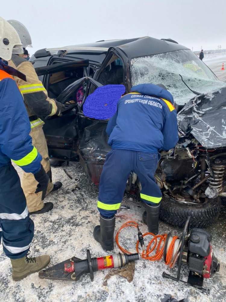 В Оренбуржье в столкновении с инкассаторской машиной погибла пассажирка «Chevrolet Niva»
