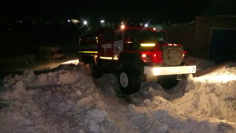 В Новосергиевке в снежном плену оказался автомобиль «скорой помощи»
