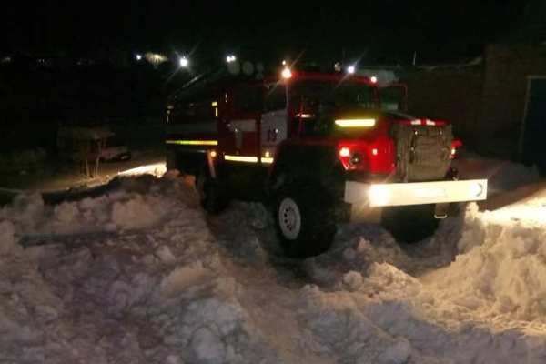 В Новосергиевке в снежном плену оказался автомобиль «скорой помощи»
