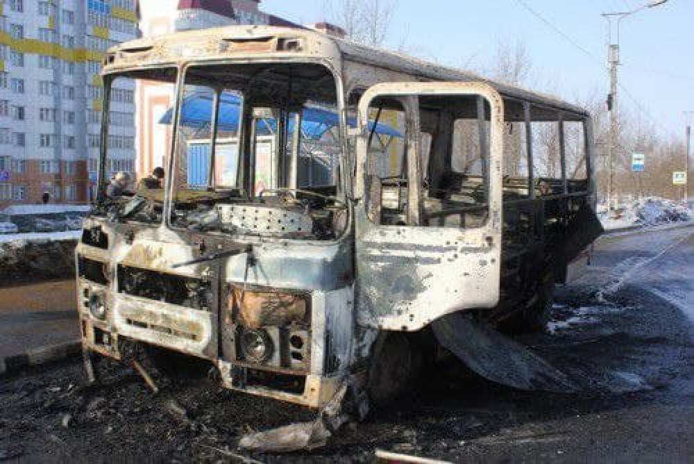 В Оренбурге сгорел пассажирский ПАЗ