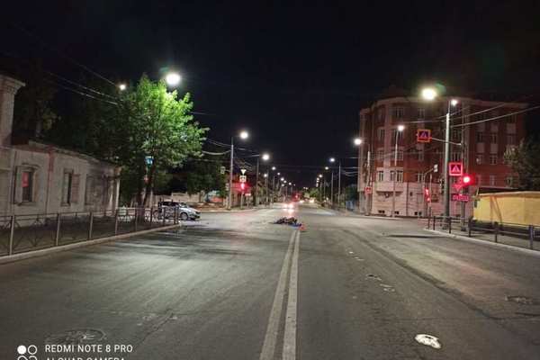 В Оренбурге под колесами иномарки едва не погиб мотоциклист