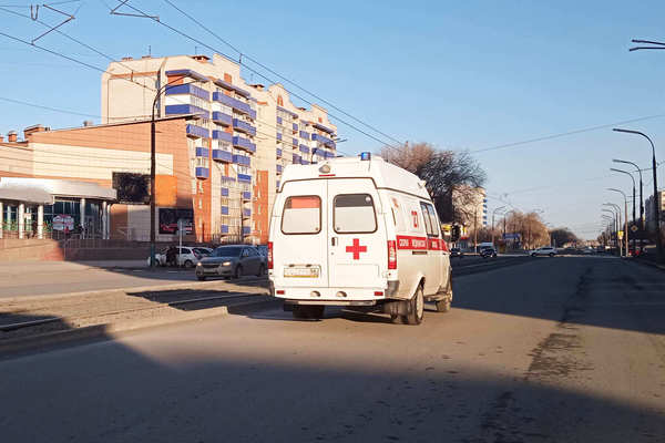 Когда нужно уступать дорогу скорой помощи?