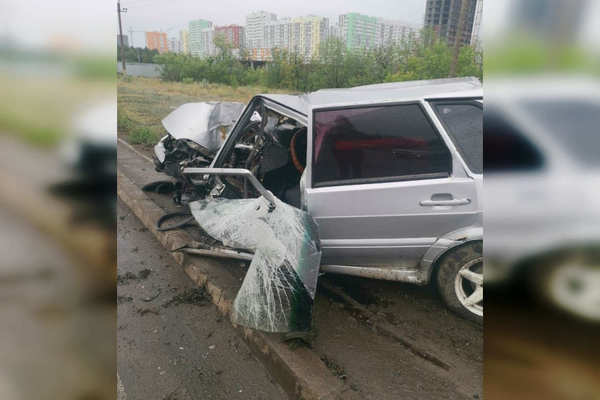 В Оренбурге разбился водитель «ВАЗ-2114»