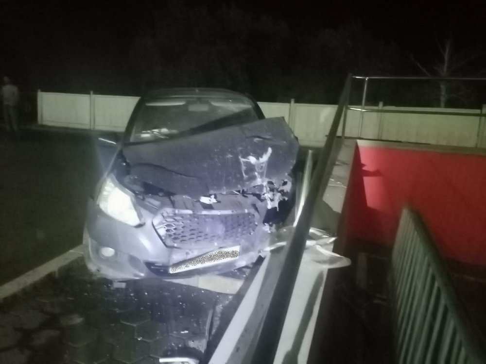 В Оренбурге в тройном ДТП погиб водитель иномарки