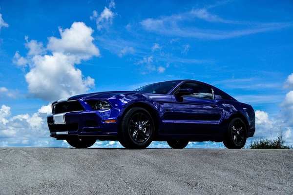 Ford Mustang стал самой быстрой машиной на «механике»