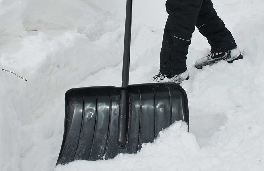 Снеговые лопаты по низким ценам