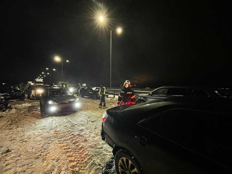 В Тульской области на трассе столкнулись 55 автомобилей