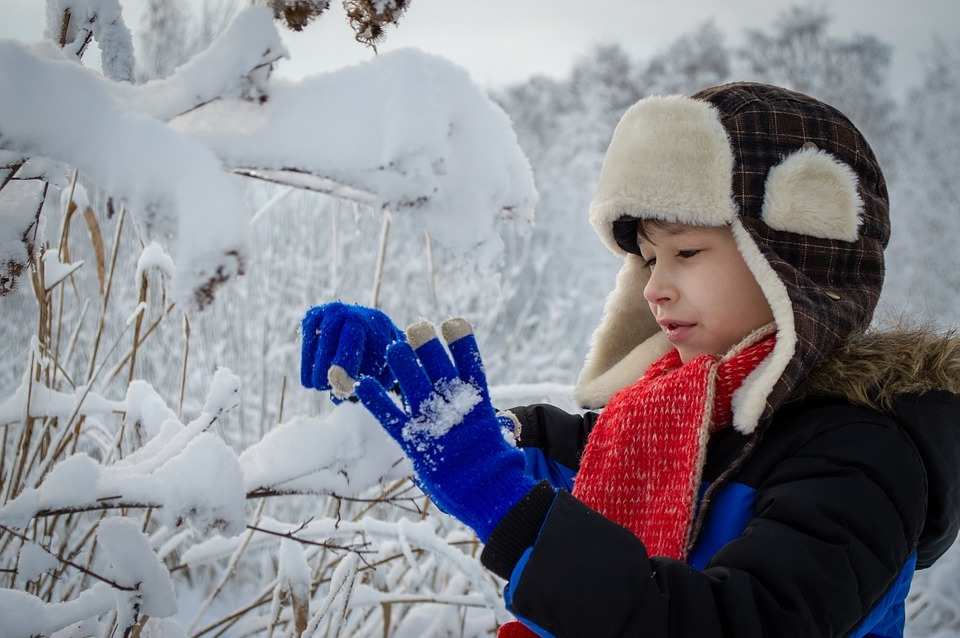 Как обезопасить себя и своего ребенка от неприятных последствий зимних прогулок?