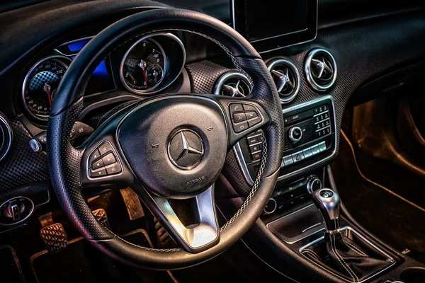 Mercedes отзывает в России более 1 тысячи автомобилей