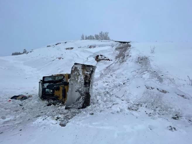В Северном районе Оренбуржья в кювет упал бульдозер