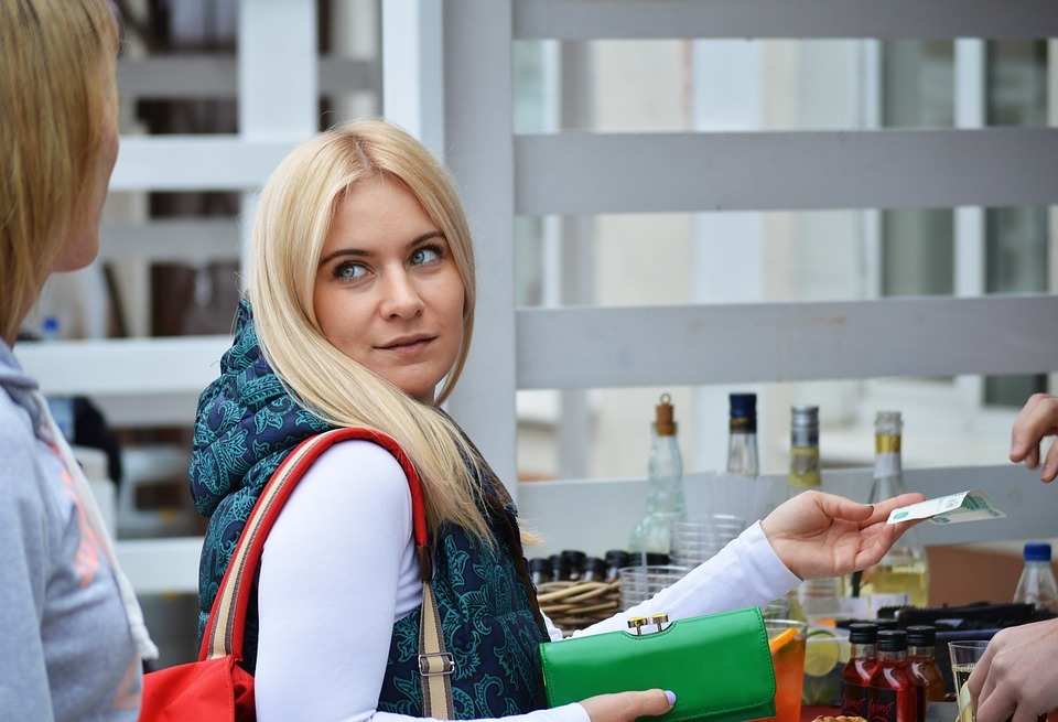 В Оренбурге продавца привлекли к ответственности за отсутствие разменных денег