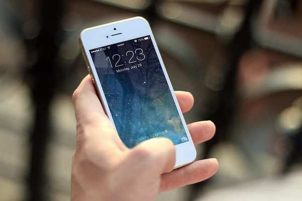 Нужно ли дезинфицировать мобильный телефон?