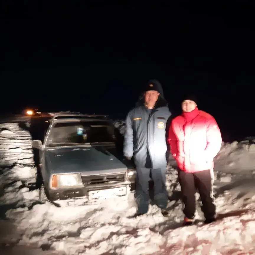 Спасатели помогли застрявшему в снегу водителю «ВАЗа»
