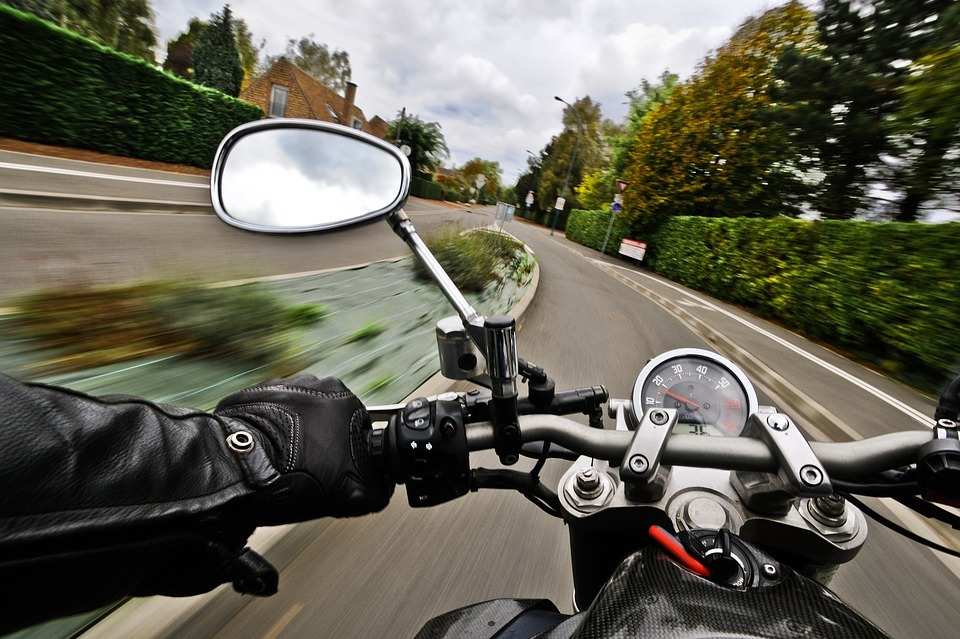 ГИБДД просит мотоциклистов не выезжать на дороги