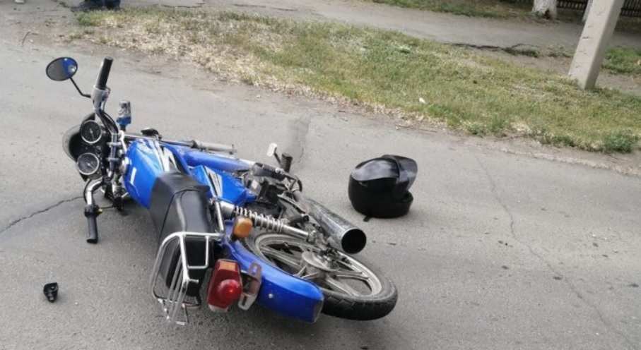 16-летний скутерист попал под колеса иномарки
