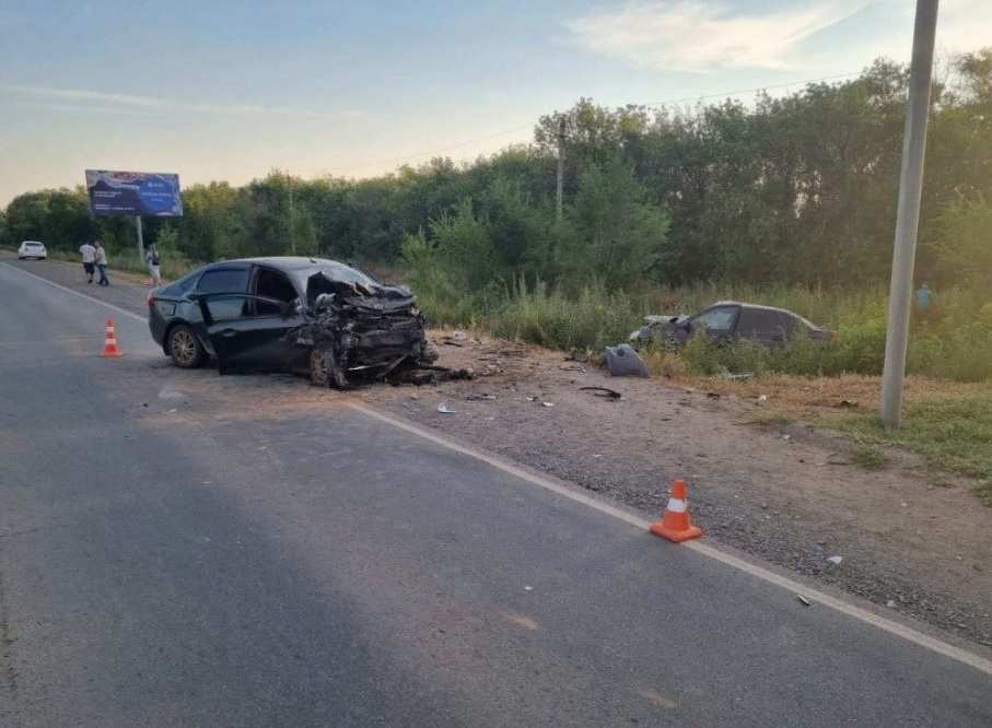 В смертельном ДТП под Оренбургом погибла водитель Lada Granta