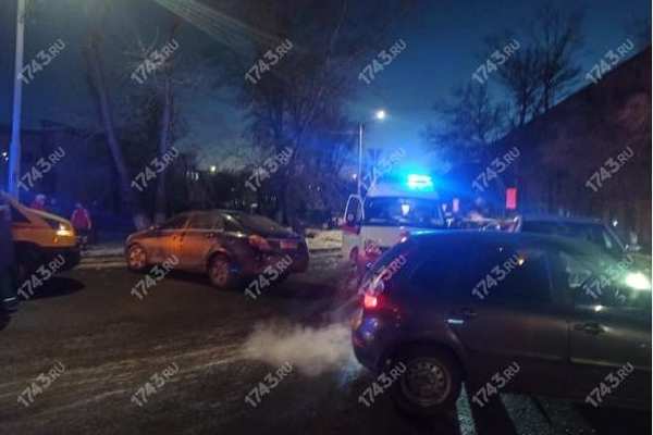 Автомобиль с ребёнком попал в ДТП в Оренбурге
