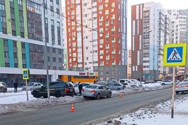 В Оренбурге 12-летний мальчик угодил под колёса иномарки