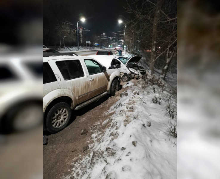 В Оренбурге при столкновении двух авто погибла женщина