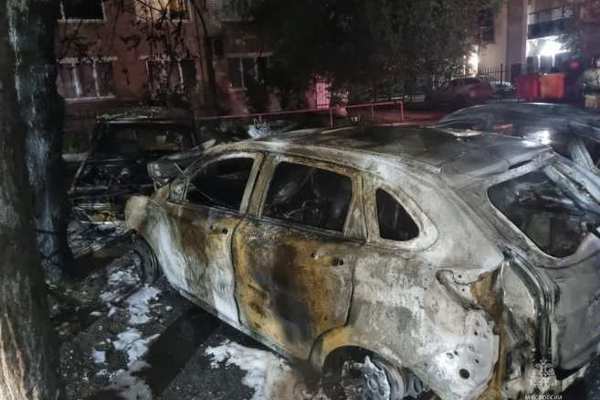 В Оренбурге сгорели три автомобиля