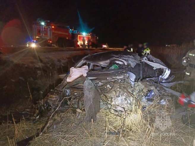 В Оренбуржье в страшном ДТП погиб 22-летний водитель иномарки