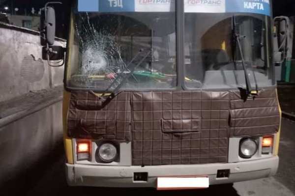 В Оренбурге пешеход попал под колёса автобуса