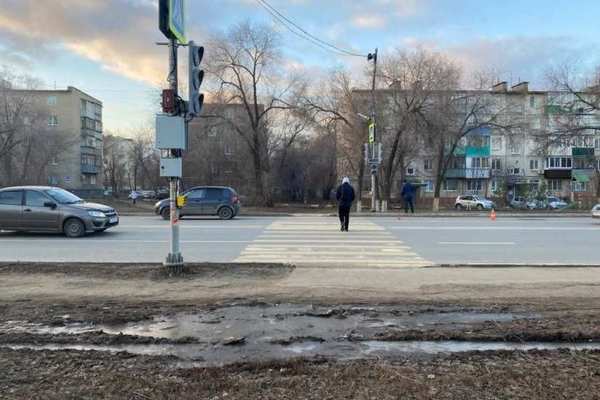 В Оренбурге на пешеходном переходе сбили женщину
