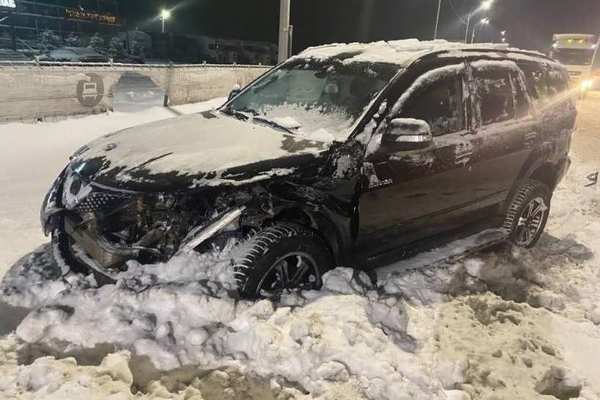 Под Оренбургом в результате столкновения иномарок пострадали два человека