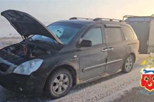 Полицейские Оренбуржья дважды помогли попавшим в беду водителям