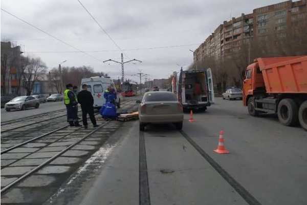 Двух пешеходов сбили на улице Советской в Новотроицке