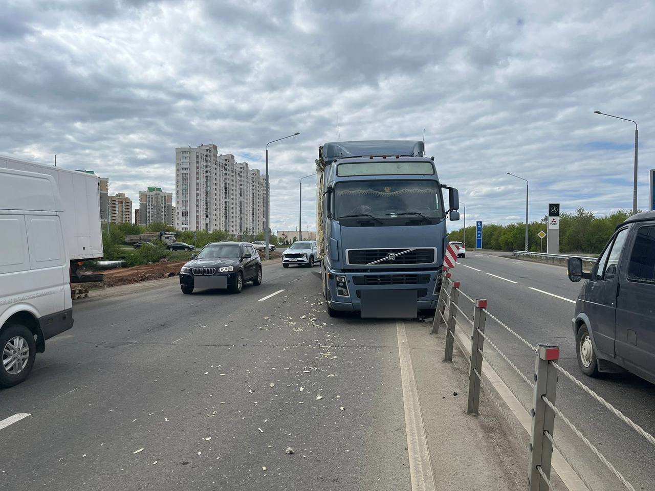 В Оренбурге столкнулись четыре автомобиля