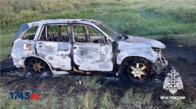 В Александровском районе в машине заживо сгорел мужчина