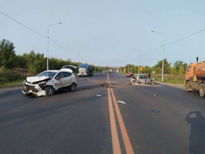 В массовом ДТП в Оренбургском районе пострадал водитель иномарки