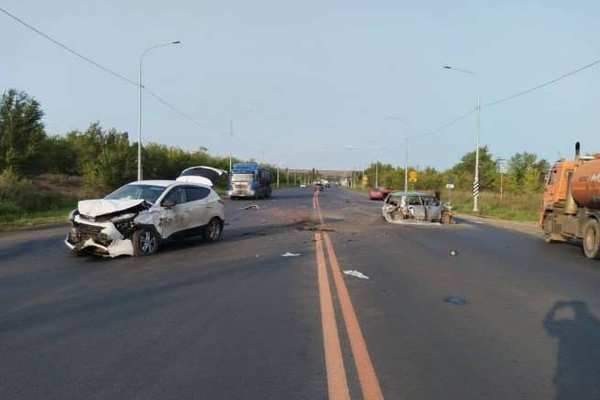 В массовом ДТП в Оренбургском районе пострадал водитель иномарки