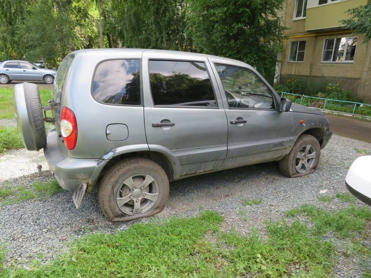 Гайчанка насыпала сахар в бензобак соседского автомобиля, чтобы отомстить за давний конфликт