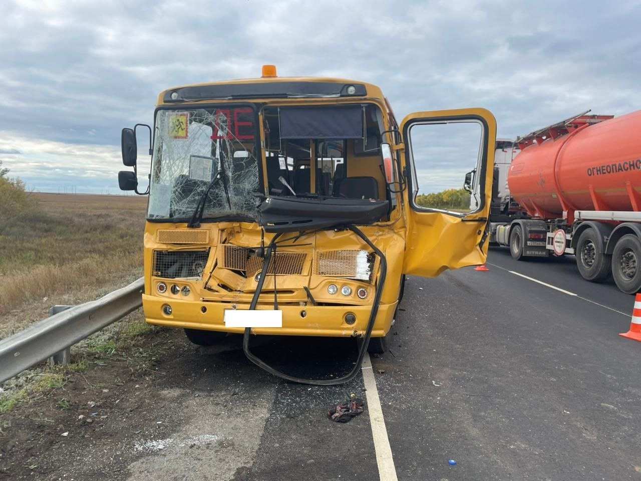 В Оренбуржье автобус с детьми попал в ДТП