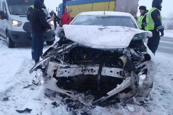 Пять человек пострадали в аварии на трассе Казань - Оренбург
