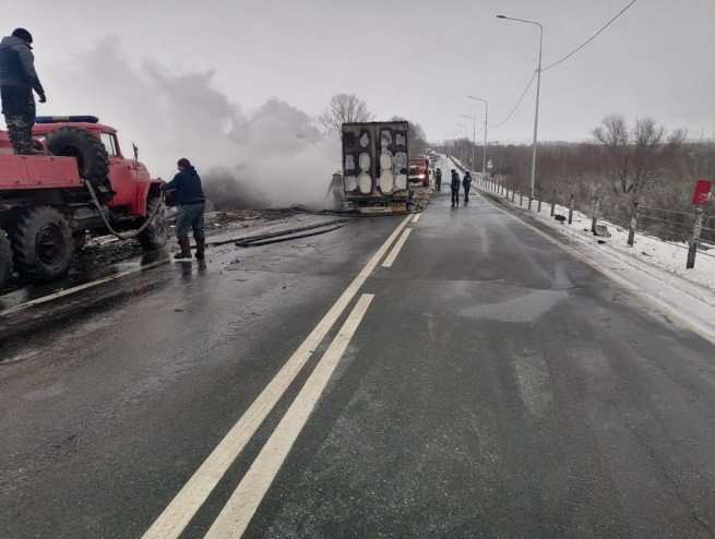 В Соль-Илецке в ДТП погибли водители двух грузовиков