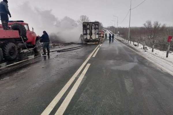 В Соль-Илецке в ДТП погибли водители двух грузовиков