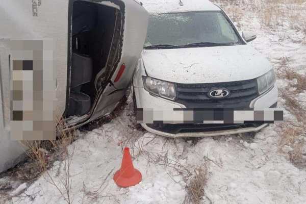 На трассе Оренбург-Орск столкнулись Ларгус и Тойота