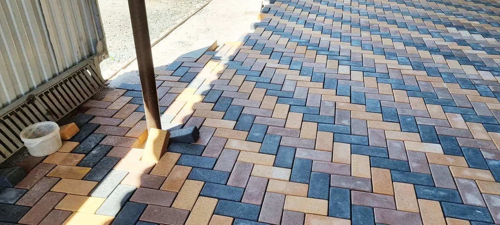 36211