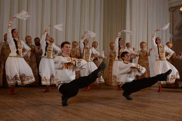 Концерт Оренбургского государственного академического русского народного хора